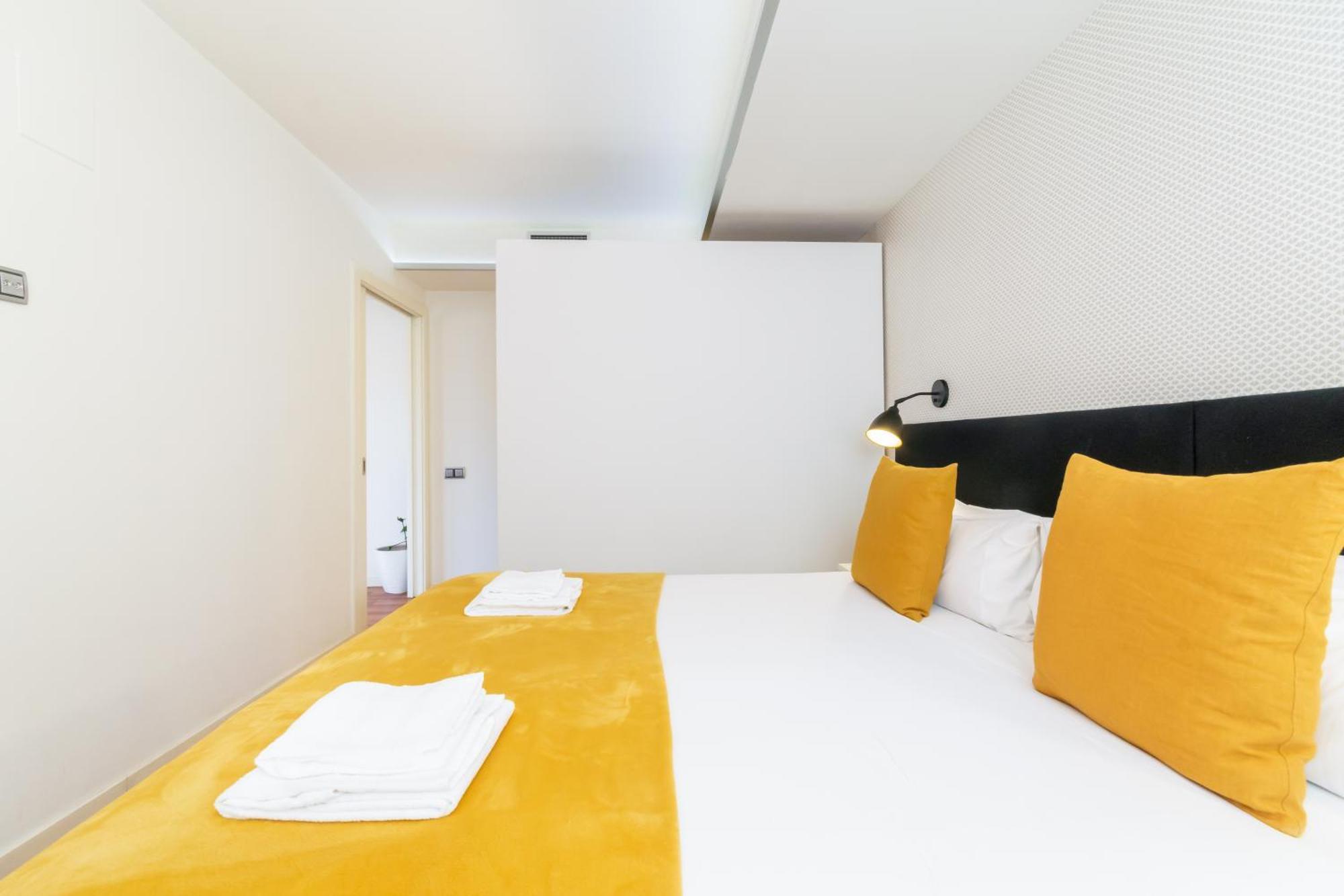 Unique Rentals - Placa Catalunya Central Apartments Барселона Экстерьер фото